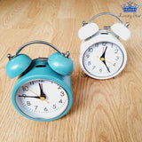 Alarma Reloj Analogo Mesa Despertador Luz Metalico Timbre